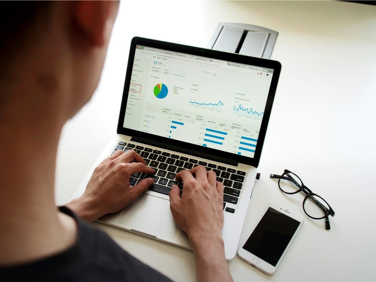 Analytics dashboard on a laptop used to plan SEO services for small businesses